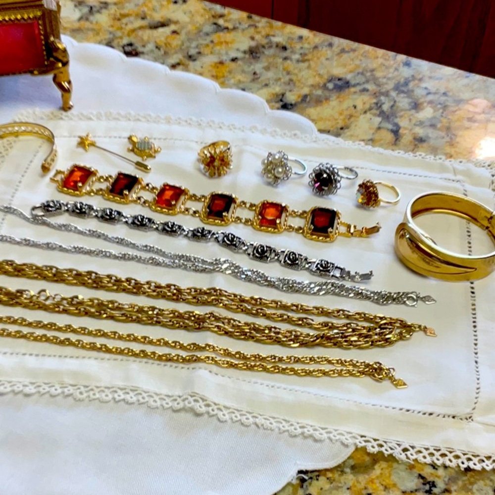 VINTAGE, SARAH COVENTRY CANADA, JEWELLERY BUNDLE